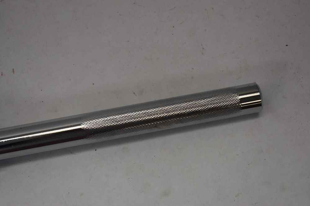 Lat Bar Pull Down Attachment For Cable Machine 20" L w Knurled Grip Tool