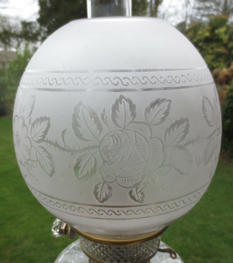 VICTORIAN ANTIQUE CRYSTAL ETCHED DUPLEX OIL LAMP SHADE
