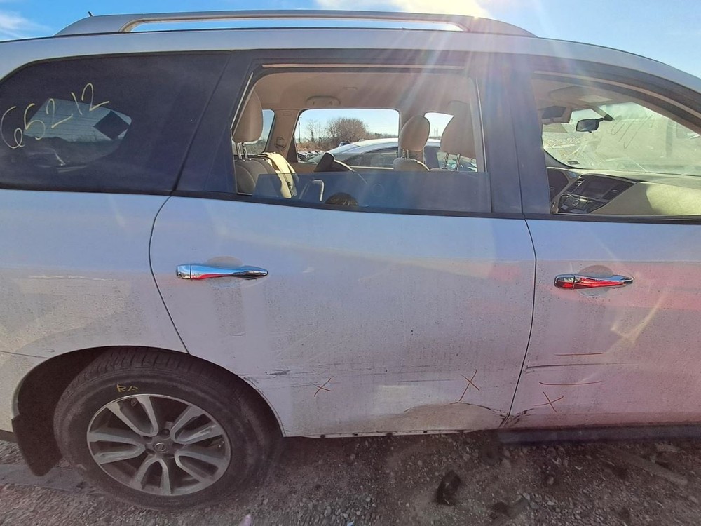 2016 Nissan Pathfinder Used Dash Screen Control Module 594-01565