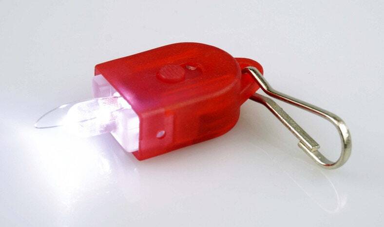 Rechargeable Illuminated Needle Threader (50 Lumens)