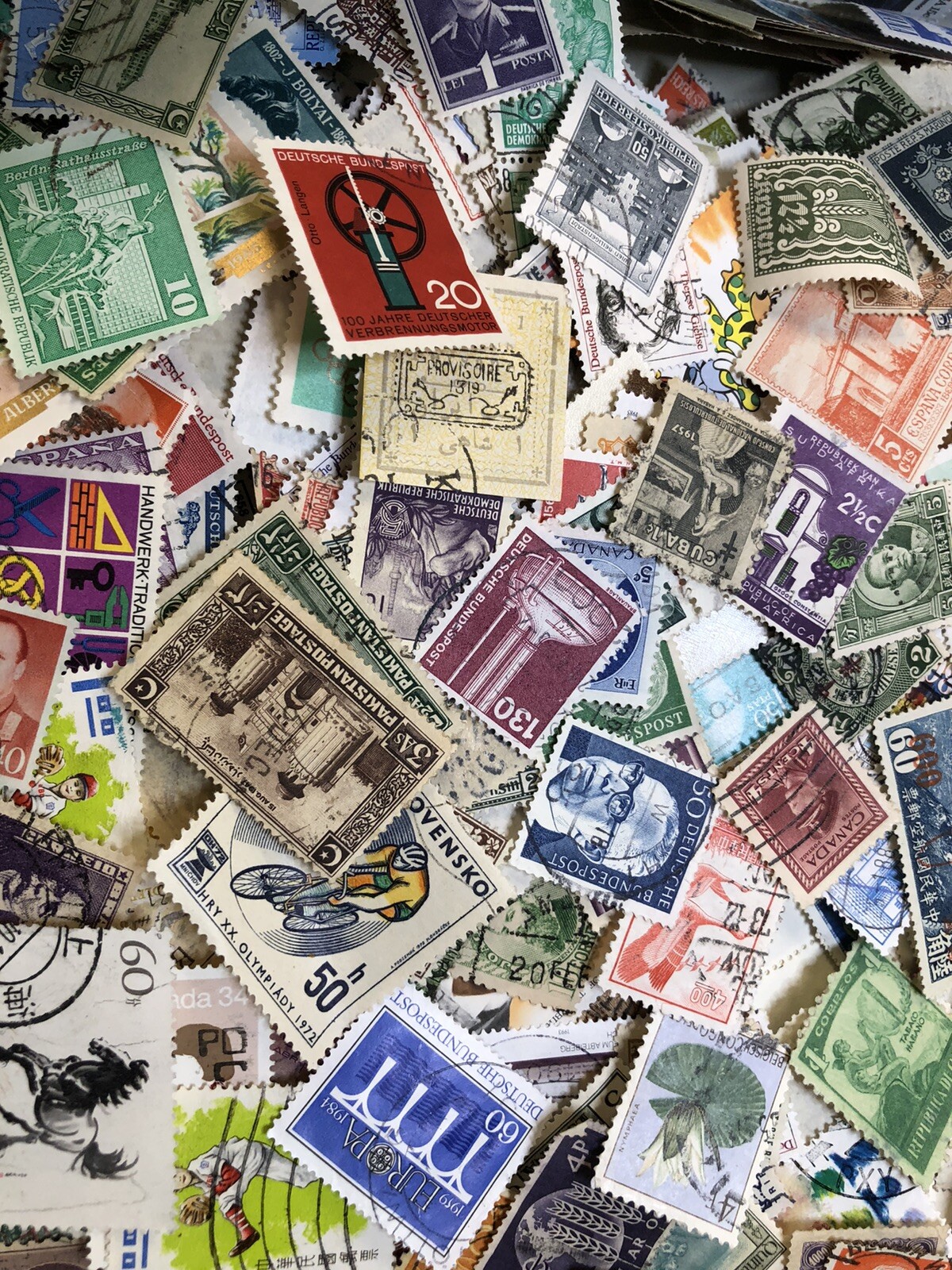 world mix stamp poundage kiloware lot 400-500 pcs 1 oz packet stamps off paper