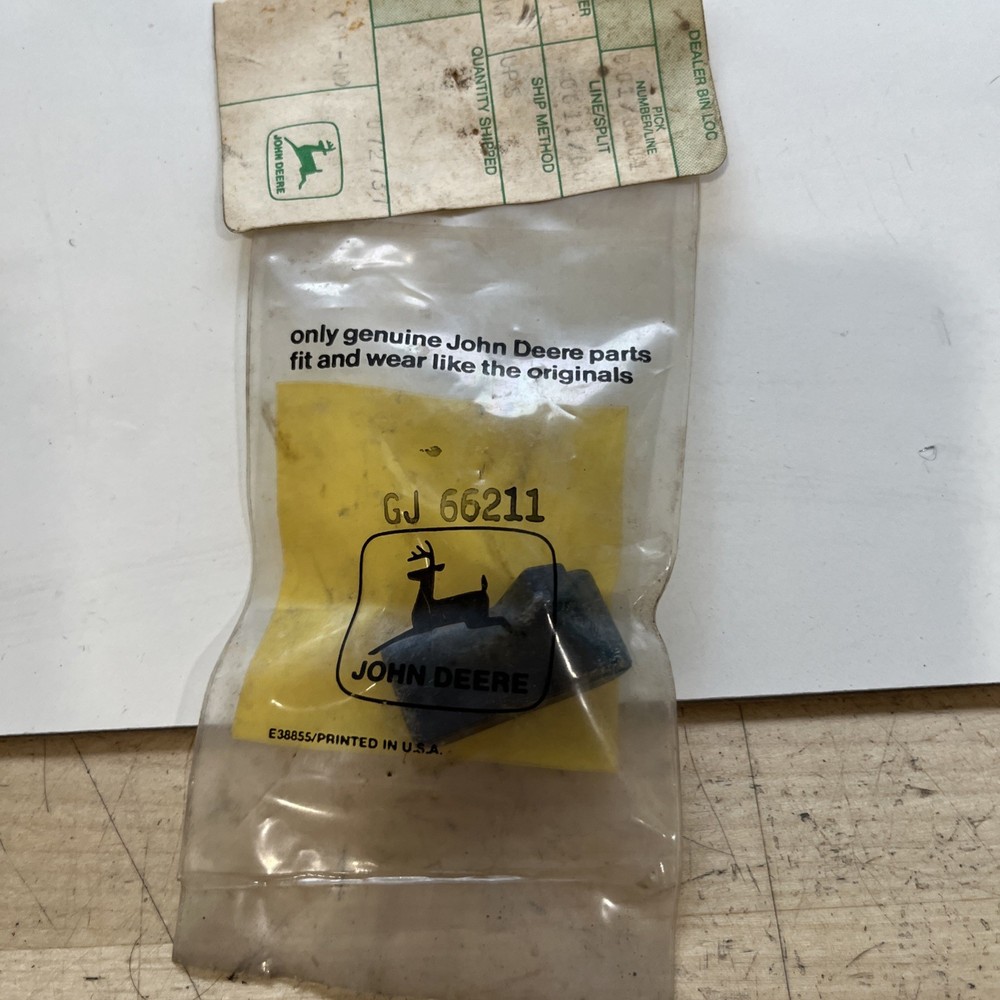 John Deere GJ66211 Lever