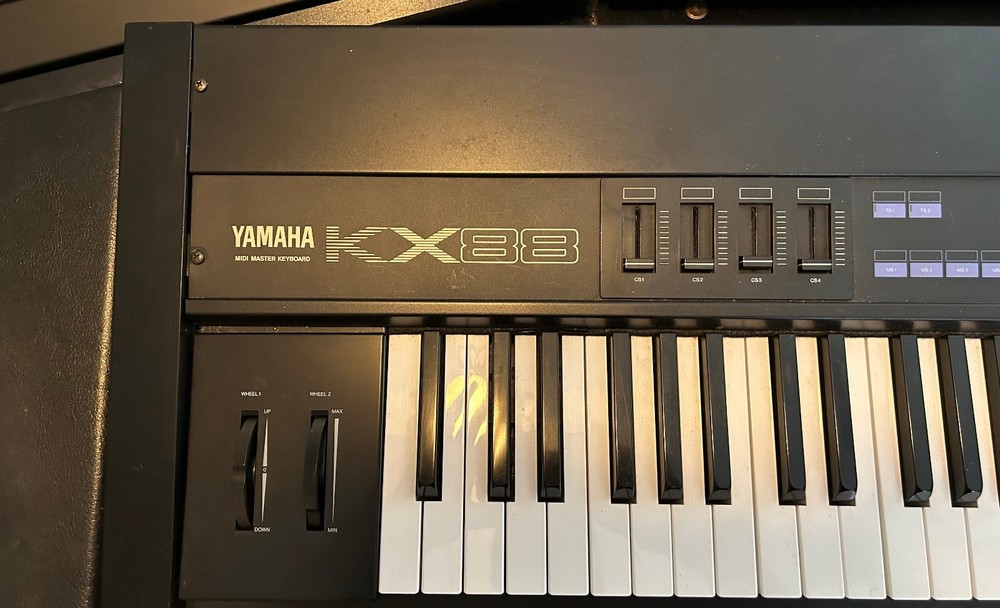 Yamaha KX88 MIDI Master Keyboard Controller