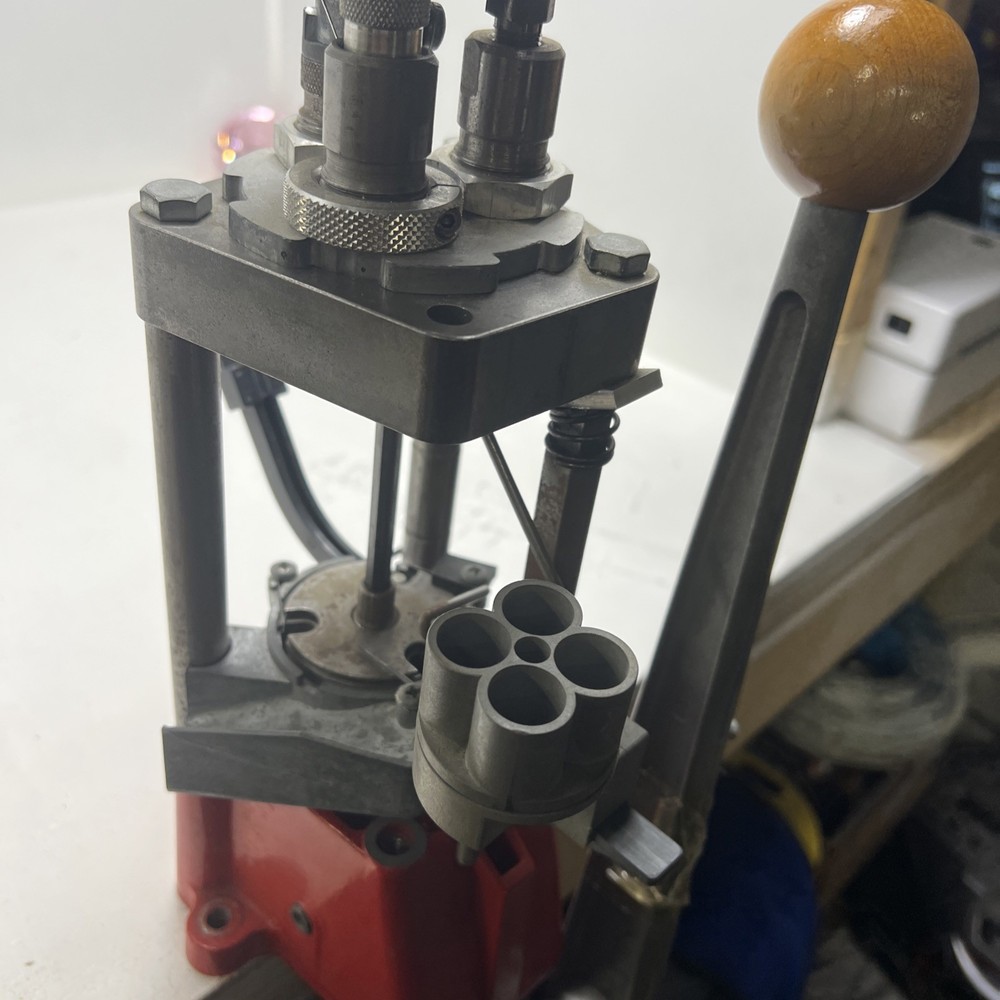 Reloading press withe mounting bolts