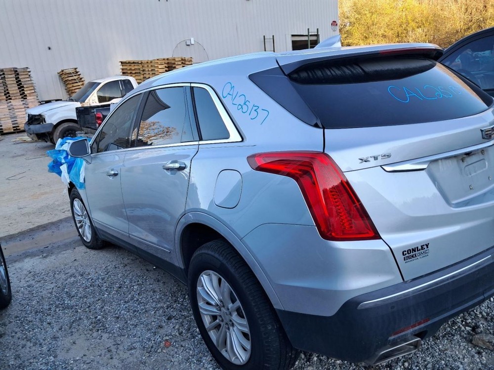 XT5 2019 Glove Box 4901593