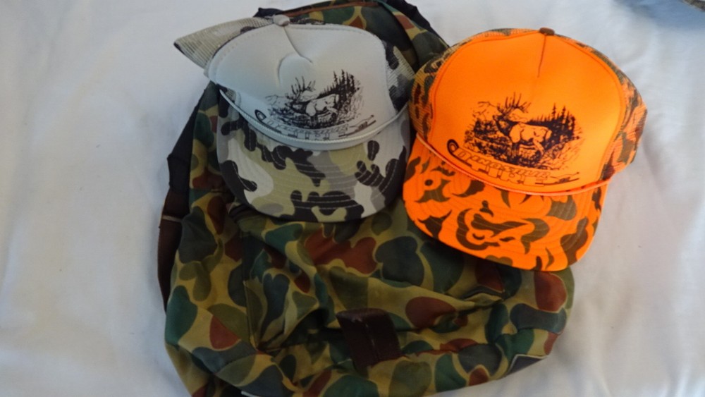 HUNTING ACCESSORIES (2) Visor CAPS & BACK PACK Camouflage Camo Print