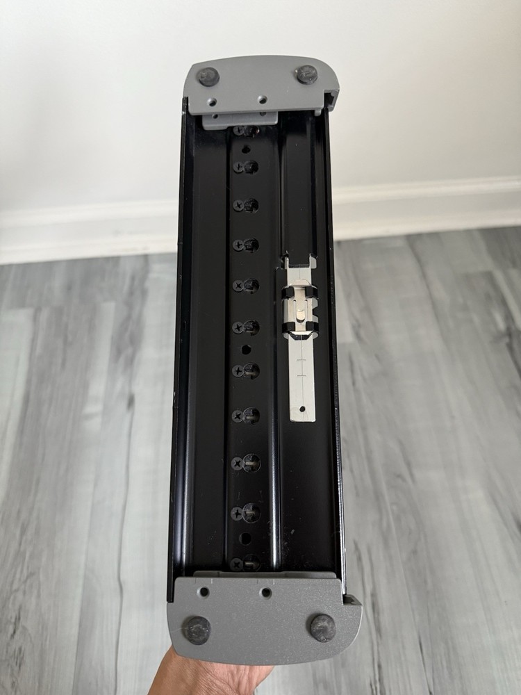 Staples Arc System Adjustable 11 Hole Punch