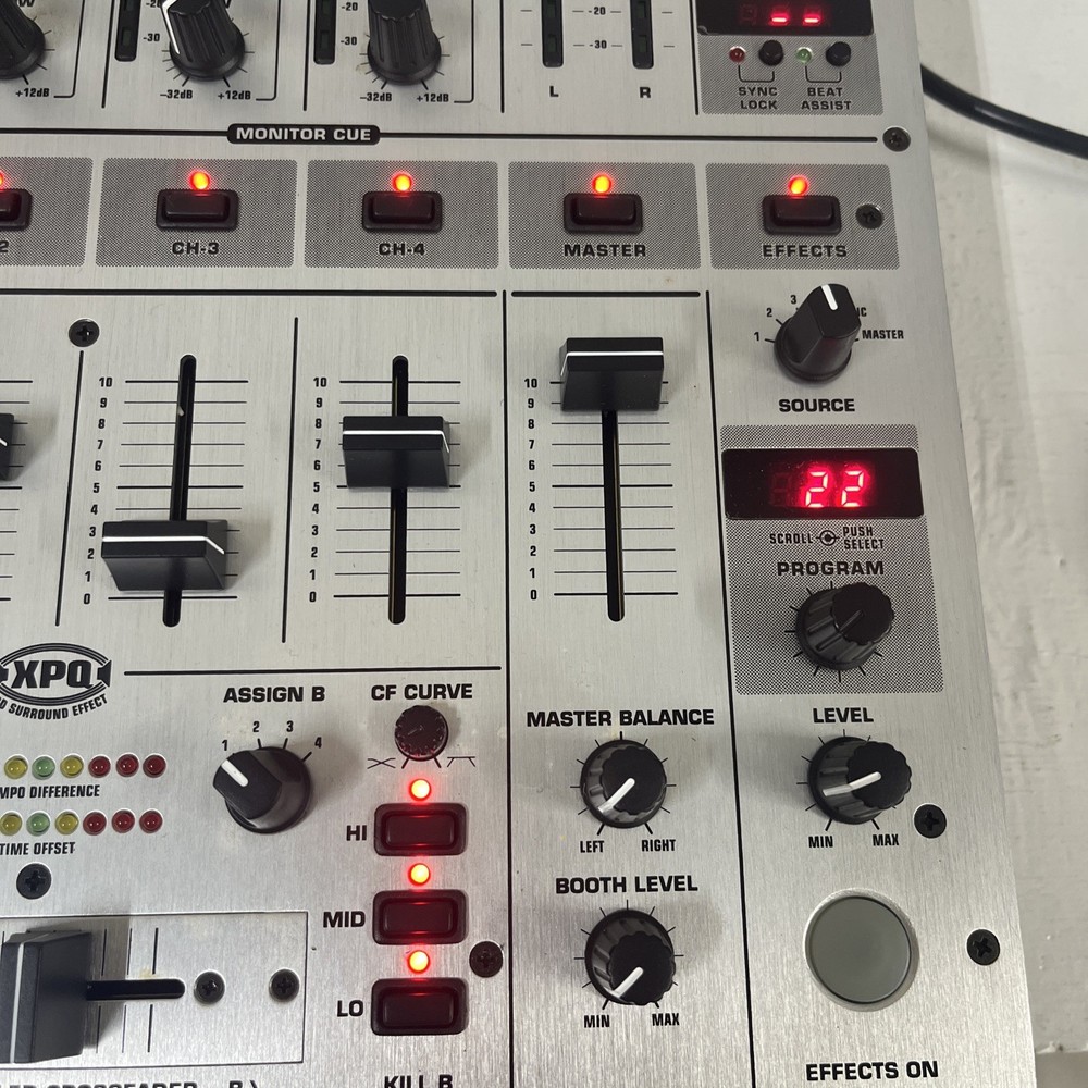 Behringer DJX700 Professional DJ Mixer 5-Channel