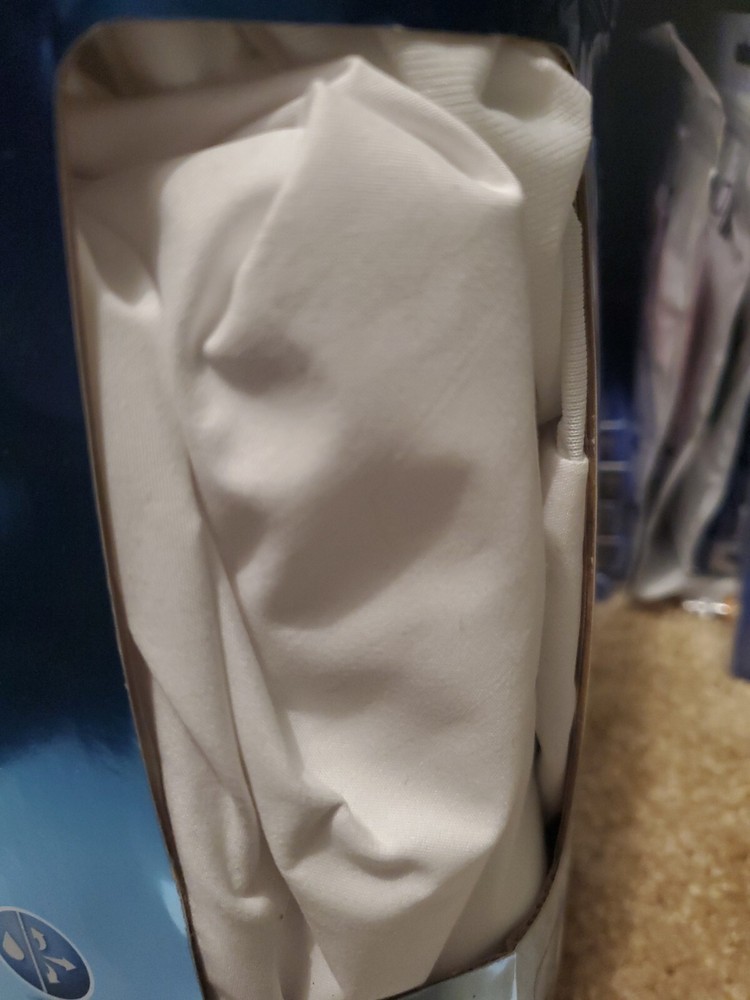 AllerEase FlexFit Maximum Mattress Zip Allergy Protector Full 53.5 X 74.5 White
