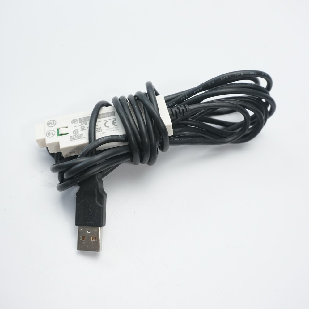 NEW Schneider SR2 USB01 PLC Zelio USB Programmable Cable SR2USB01