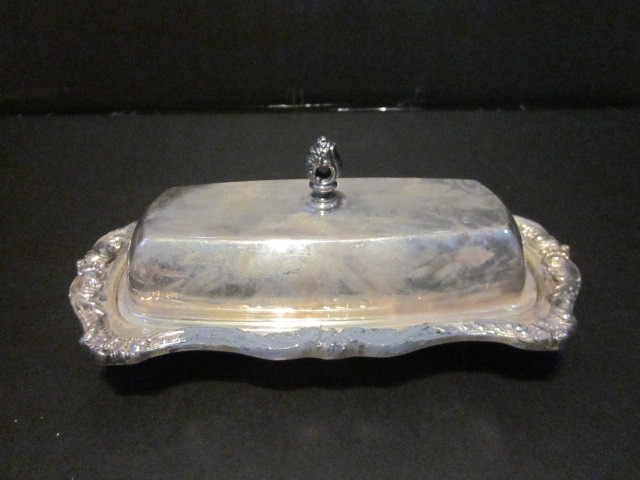VINTAGE SILVER PLATED POOLE SILVER CO #5011 COVERED BUTTER TRAY SCROLL DESIGN