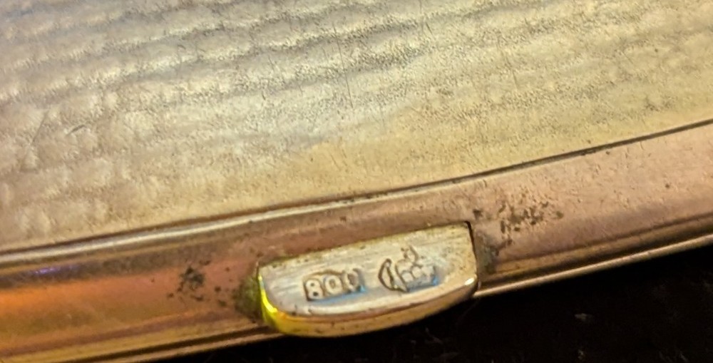 Solid Silver Antique Compact Case or Pill Box, .800 silver hallmarks, 42.9g