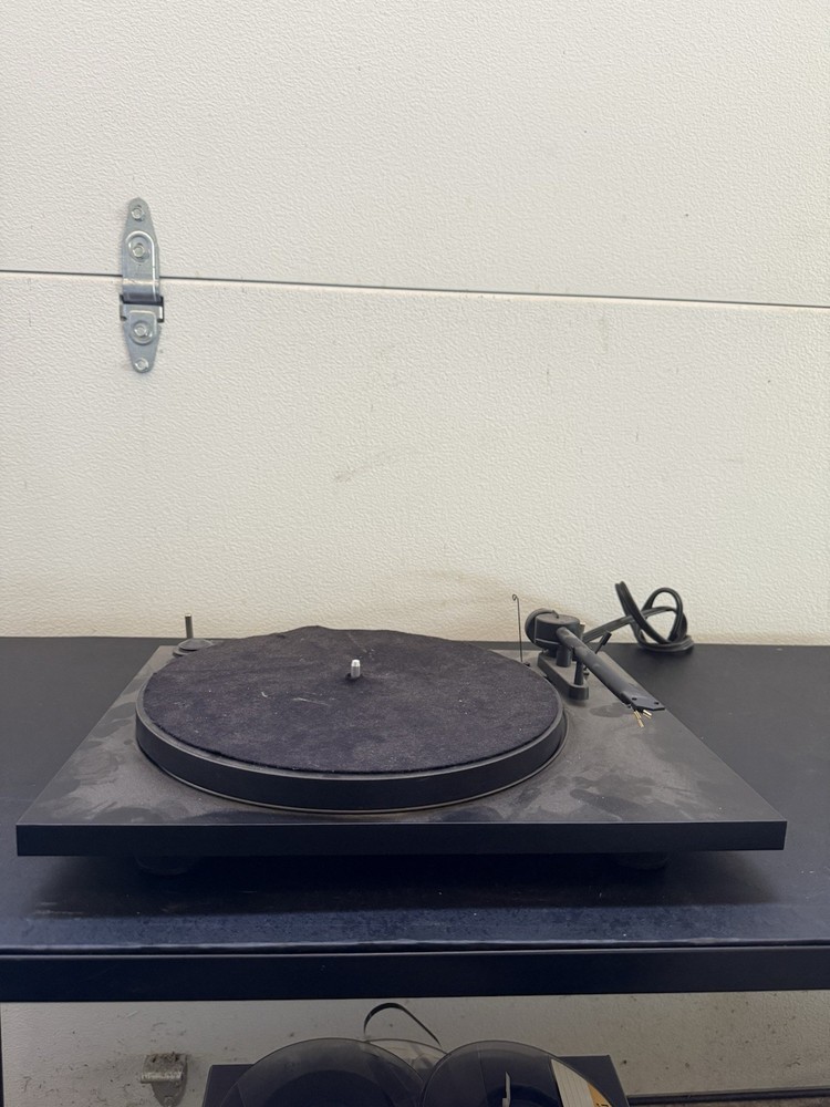 Pro-Ject Essential Turntable AS IS UNTESTED