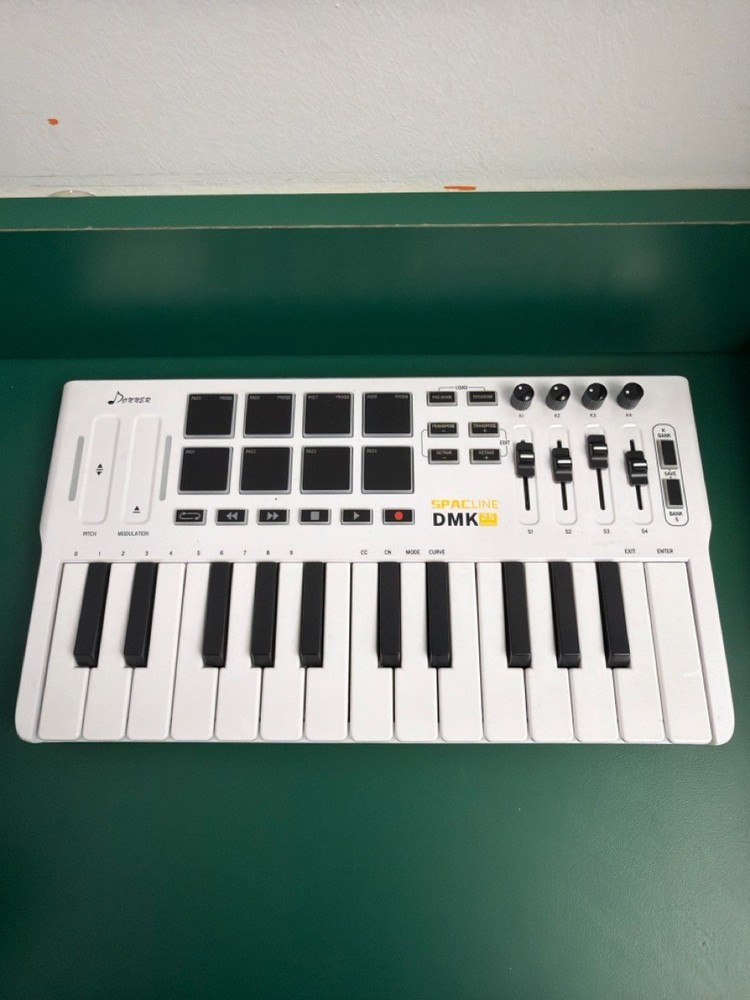 Donner DMK25 Pro MIDI Keyboard Controller - White (EZ5001261)