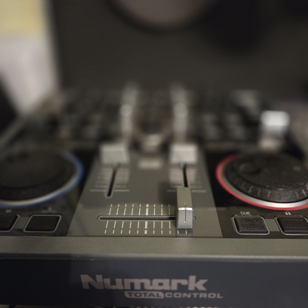 Numark Total Control Dj Controller
