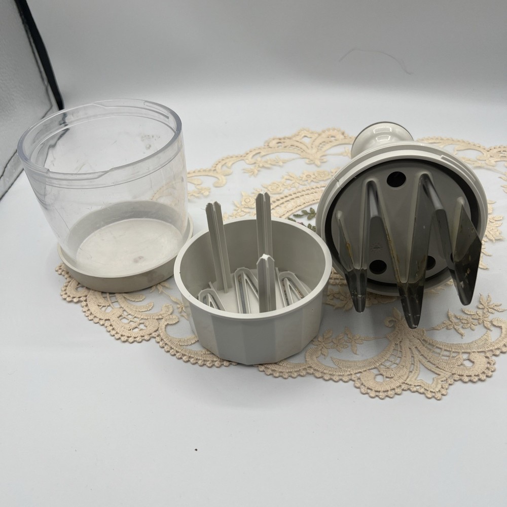 Pampered Chef Push Function Food Chopper - White VGC Clean!