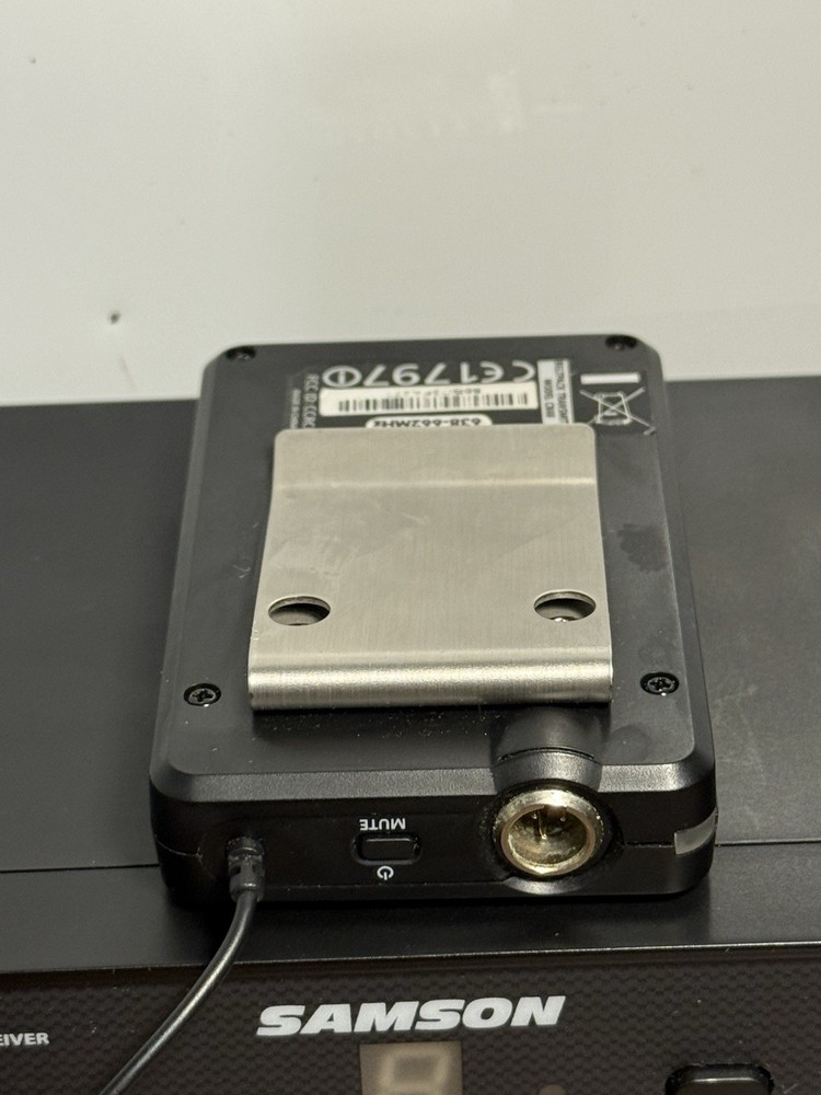 Samson CR88 Wireless Receiver w/samson cb88 transmitter & headset - Works Great!