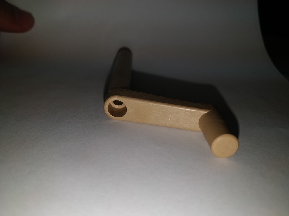 Beige Window Handle 3 3/16" in Plastic Tan