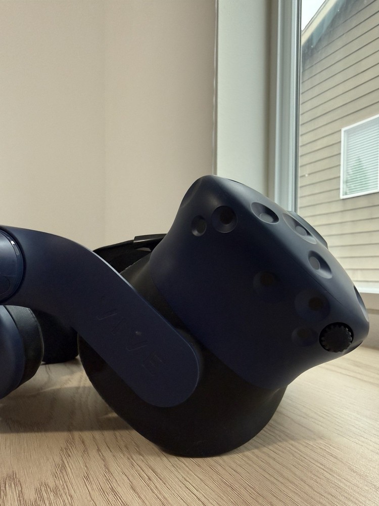 HTC VIVE Pro VR Blue Headset With Cable & Black Controllers - Read Please