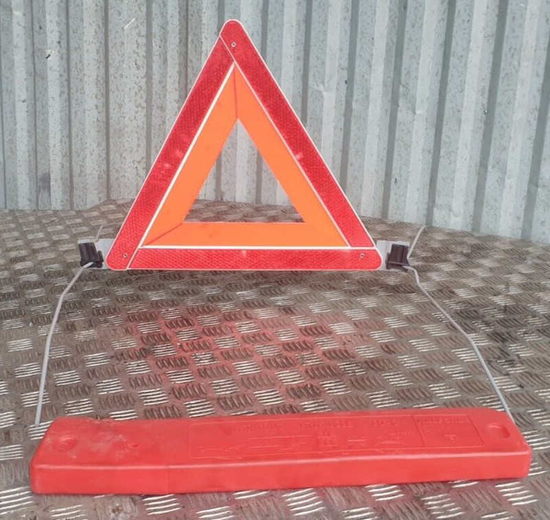 Halfords Emergency Hazard Warning Triangle with Case Reflective Roadside Safety