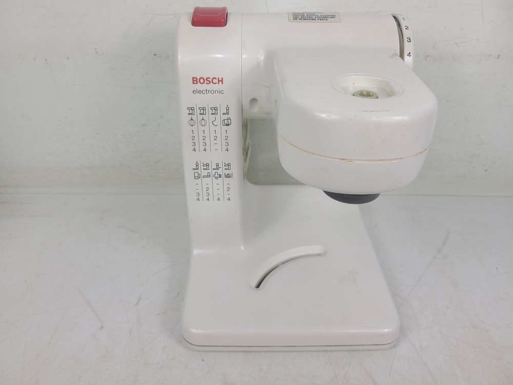 Bosch Compact Stand Mixer MUM 44 Bundle (TESTED)