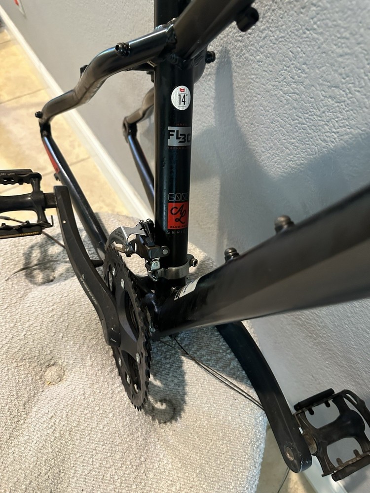 HARo Flightline 14 Bicycle Frame With Crank And Pedals