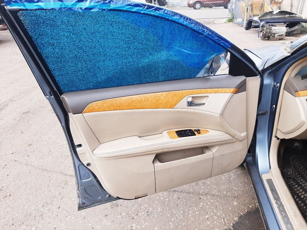 AVALON 2007 High Mounted Stop Light 1040465