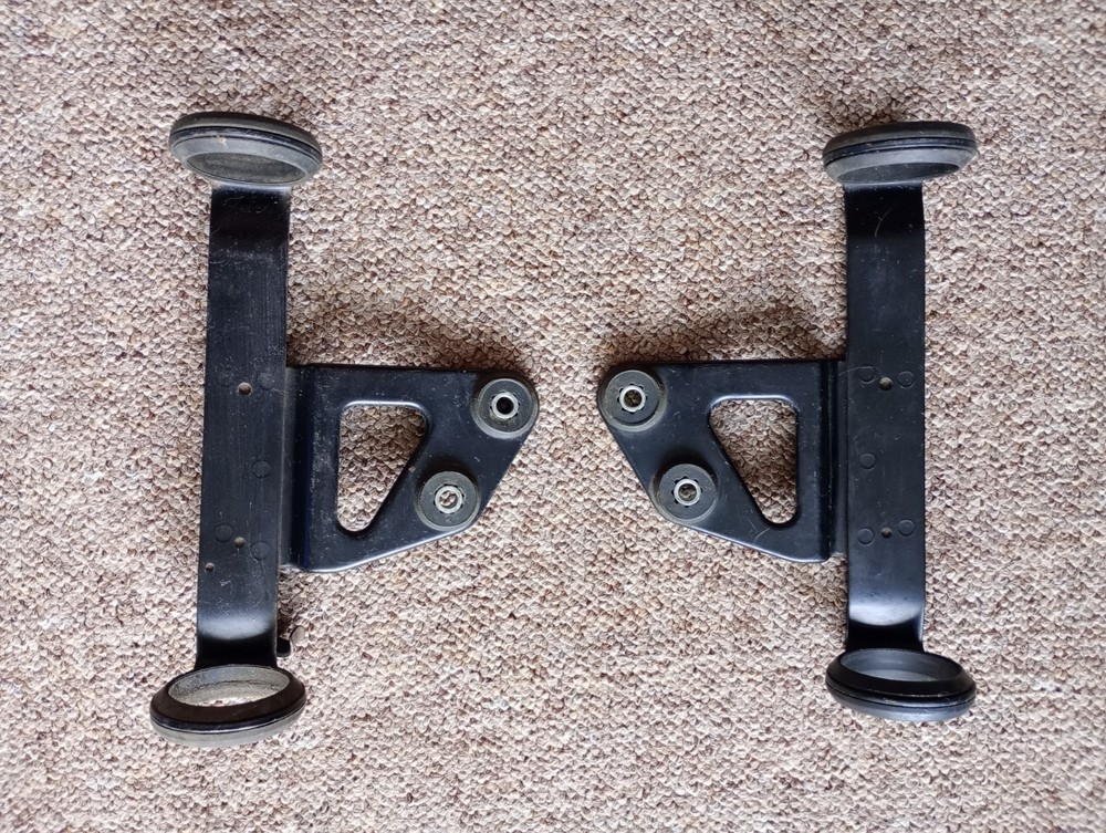 Genuine Suzuki DR600 headlight bracket holder