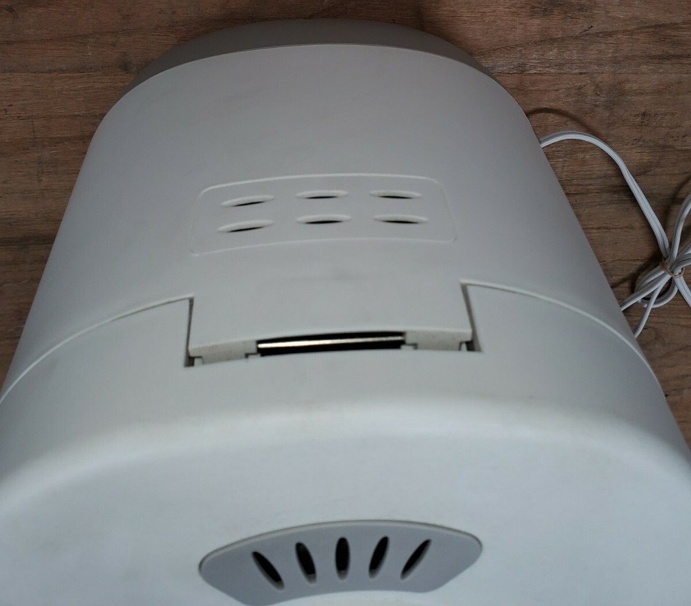 Hamilton Beach 29881 Type BM07 Digital Bread Machine, Bread Maker White - 2lbs