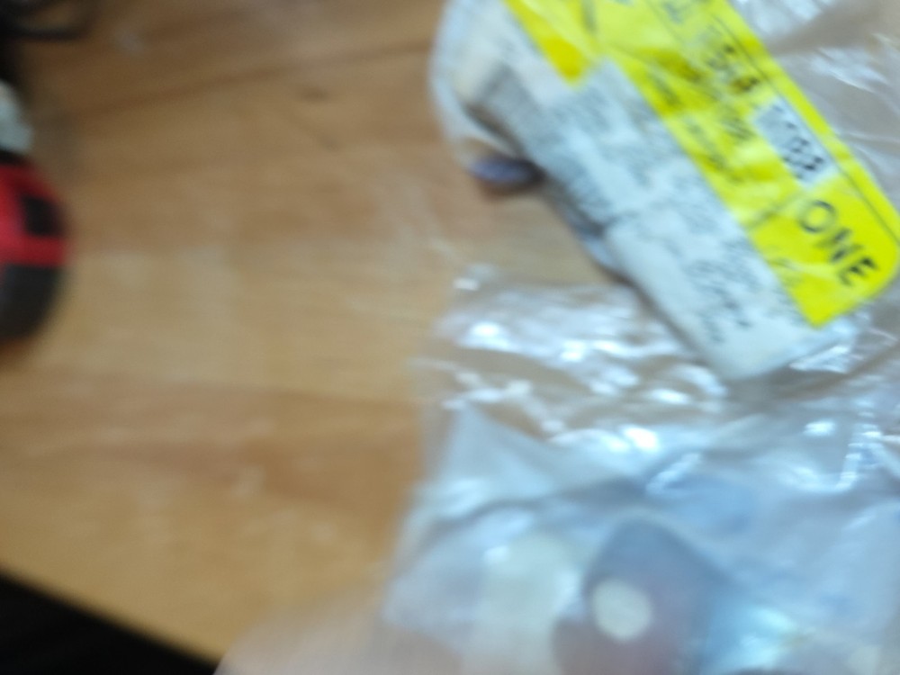15691088 GM Passenger Side, 1569'1087 Driver Side Inner Tailgate Hinge