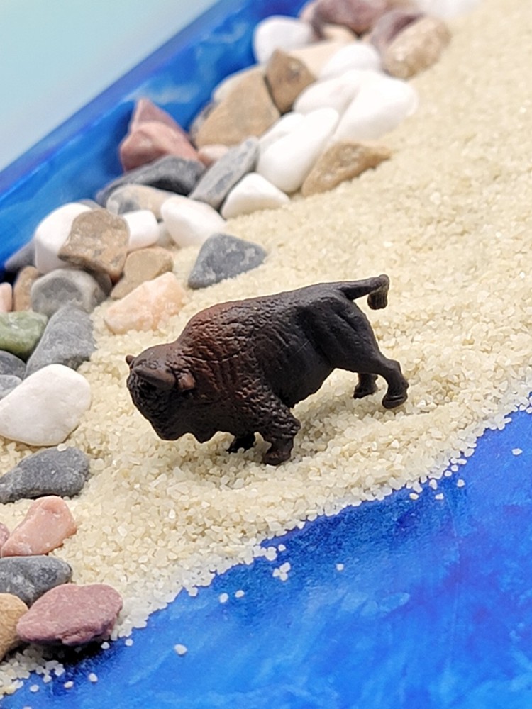 Mini bison figurine VERY SMALL