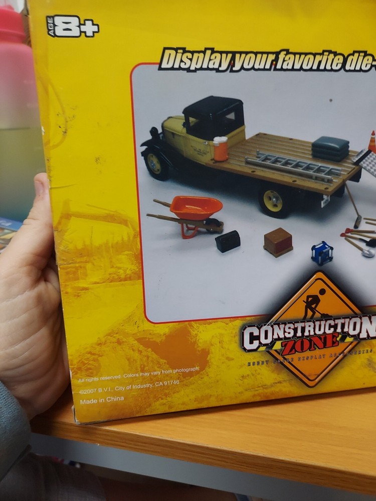 Hobby Gear: 23pc Set Construction Zone 1/24 Scale