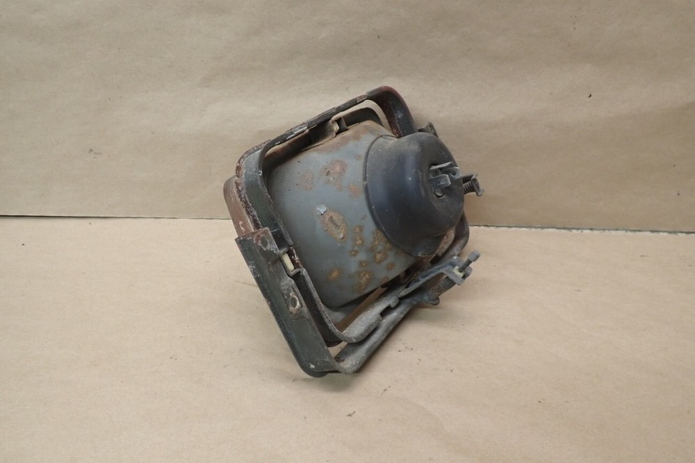 1985 HONDA VF500F HEADLIGHT. 32907