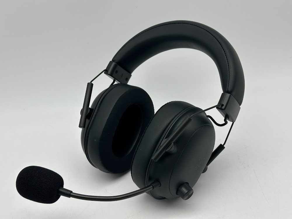 Razer BlackShark V2 HyperSpeed Wireless Gaming Headset