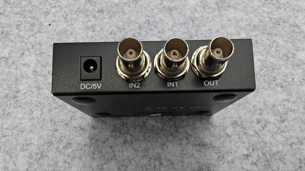 Monoprice Active 3G, HD, SD SDI Two Way 2X1 Switch