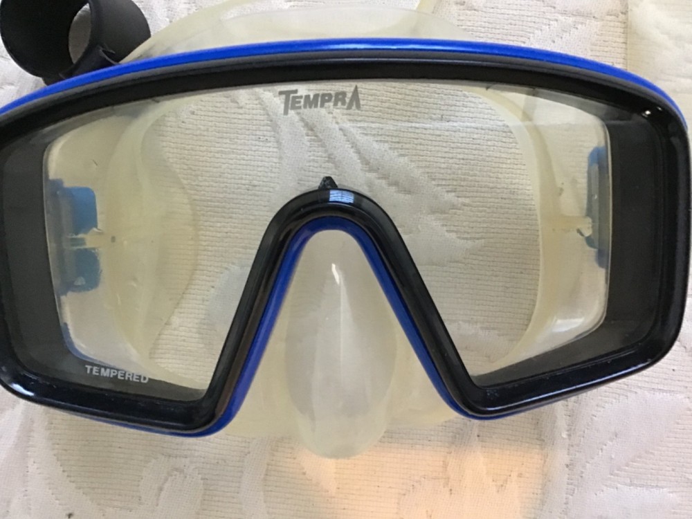 Mares Tempra Scuba Diving Goggles In Case