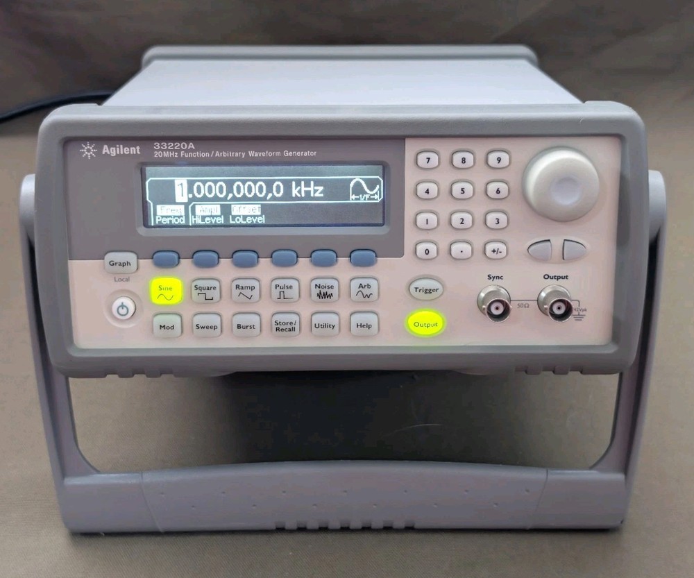Agilent 33220A 20MHz Function/Arb Waveform Generator - Very Good Condition