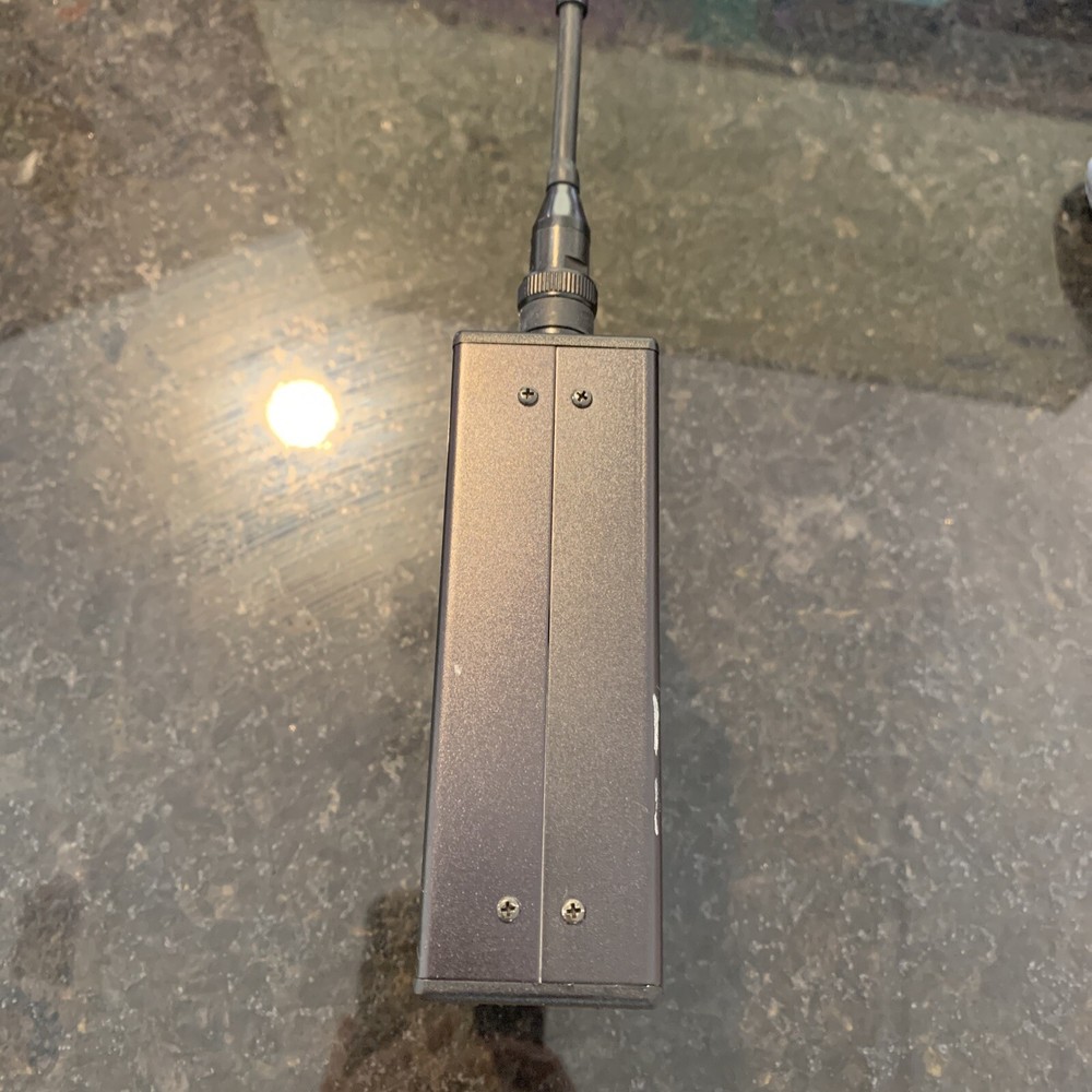 Azden 500UDR UHF True Diversity Receiver: Untested