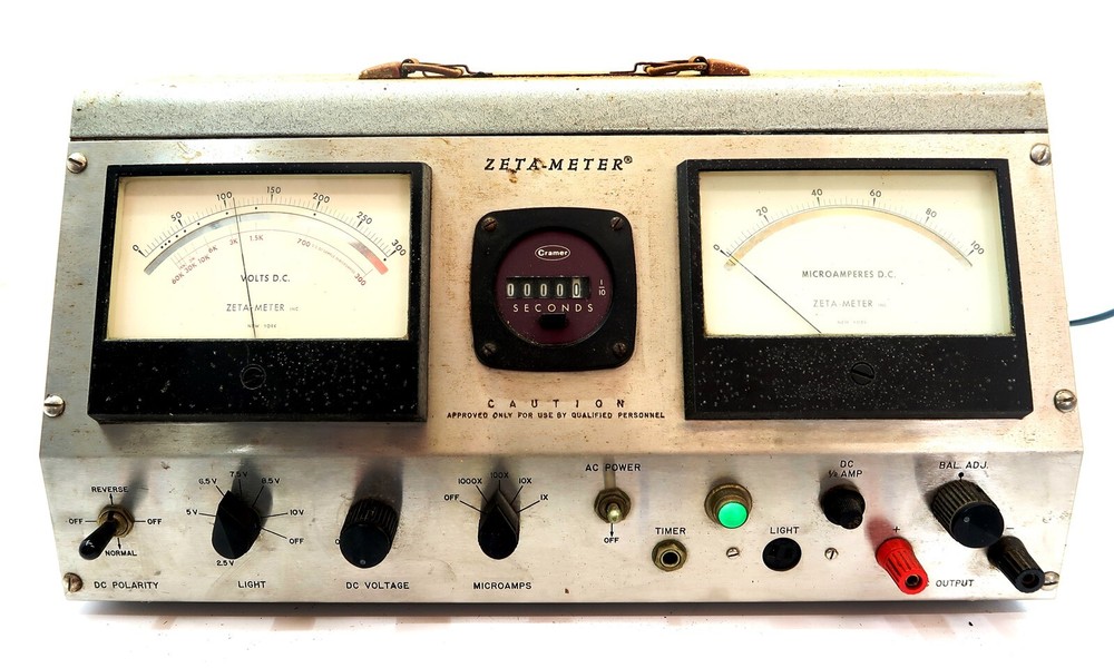 ZETA-METER Power and Timer Unit Model D Instrument ~ Powers On