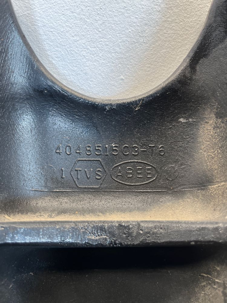 International Suspension Bracket (641-12356)