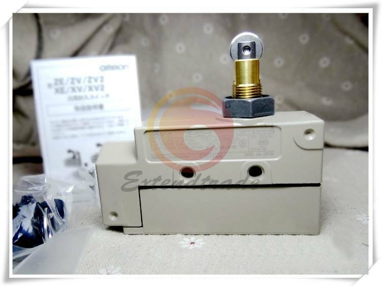 1PCS Omron New encapsulation Limit Switch ZE-Q22-2