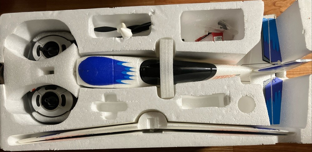 Cox Extra 300 RC Airplane RTF Version Missing Battery Pack