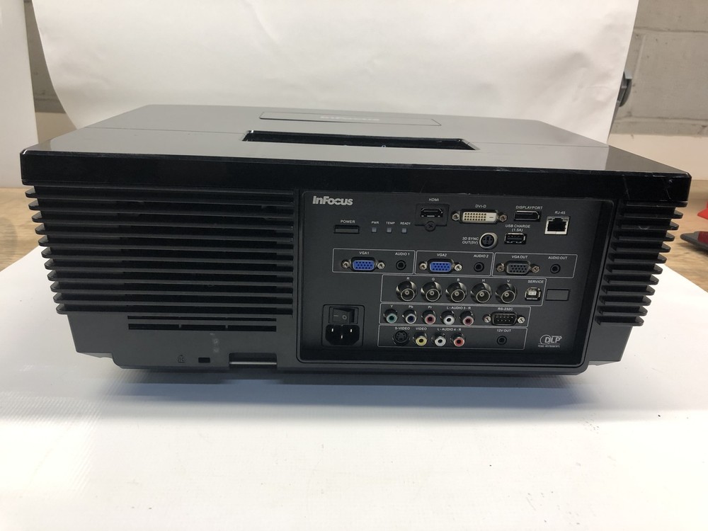 InFocus Model IN5312 Projector Below 1000Hrs Black Read Description