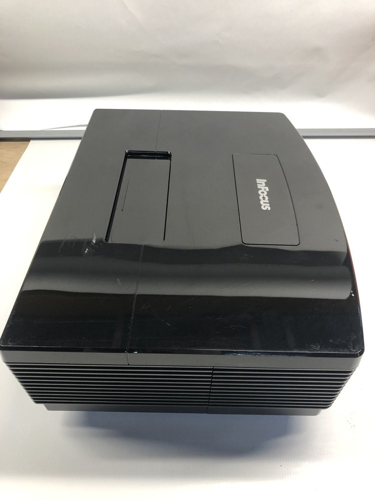 InFocus Model IN5312 Projector Below 1000Hrs Black Read Description