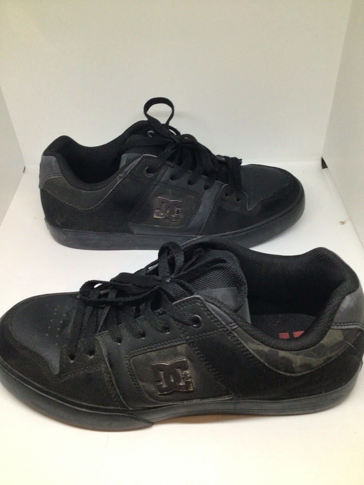 DC 9.5 black scateboard shoes