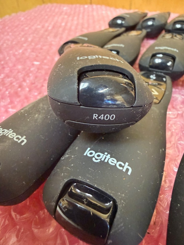 Logitech R400 Laser Presentation Remote - Black