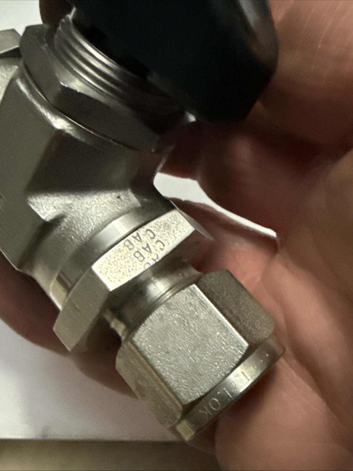 TY-LOK SS-8-DTT-8-8- 1/2" Tube End High Pressure Ball Valve, 5,000 psi, 316