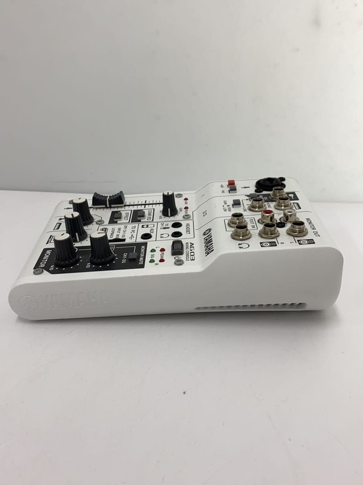 YAMAHA AG03 MIXER Used