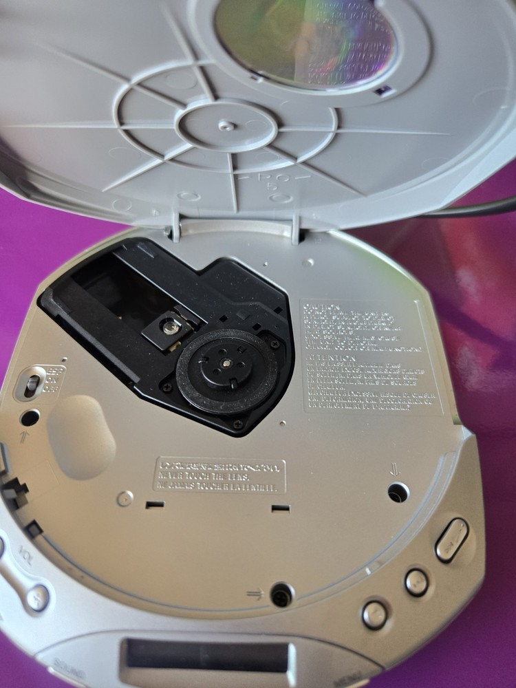Sony D-E350 Discman Portable CD Walkman Player Silver TESTED!