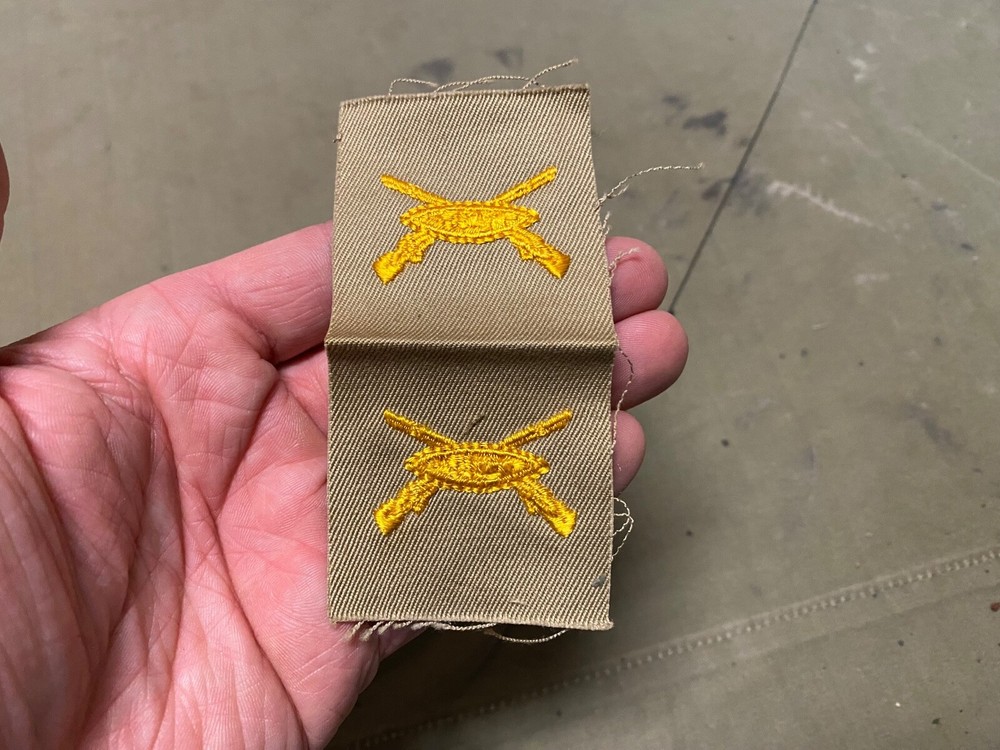 ORIGINAL WWII US ARMY CLAS A JACKET SHIRT SEW ON ARMOR INFANTRY OFFICER INSIGNIA